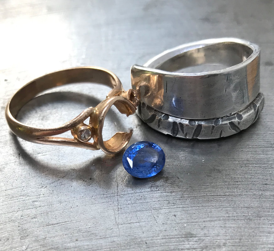 Natural sapphire ring. Calla Lily gold ring. September birthstone ring –  daizyjewellery